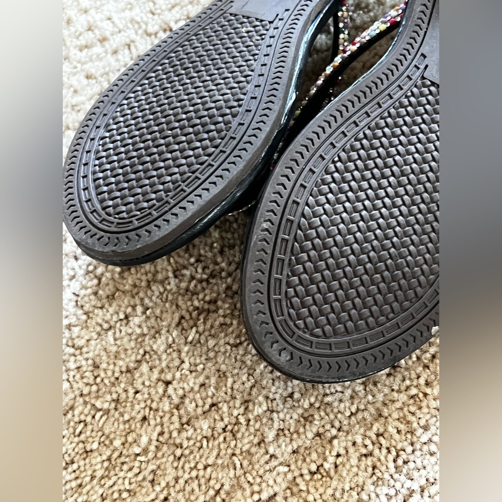 Stylish Black Beaded Flip Flops - Picture 4 of 4